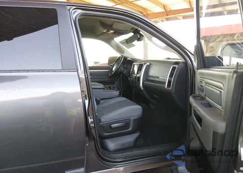 2017 Ram 1500 Big Horn 4X4 5'7 Box z USA, uszkodzony, nr VIN 3C6RR7LT0HG784867